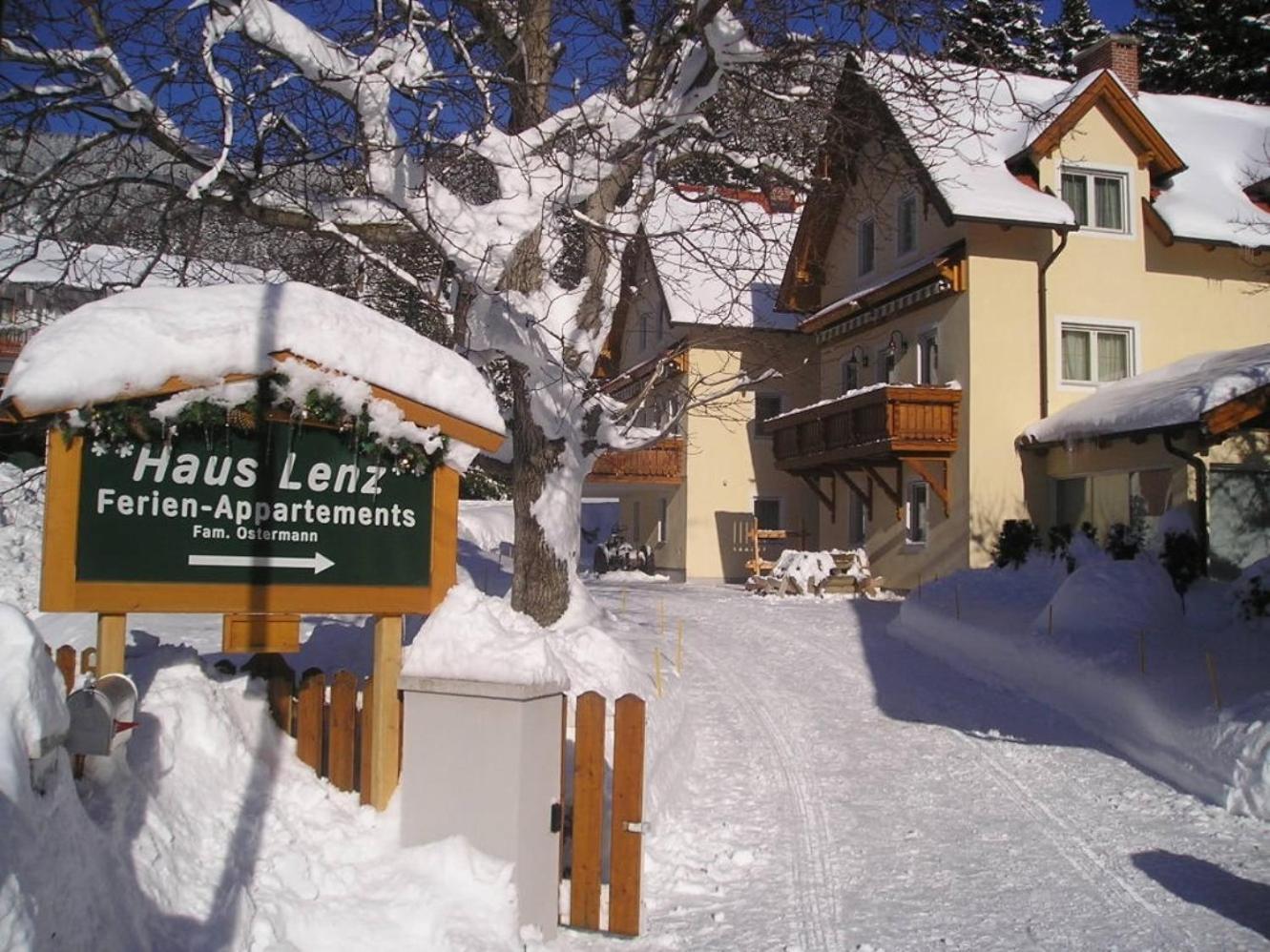 Haus Lenz Ferienwohnungen - Fam Ostermann Puchberg am Schneeberg Exterior photo